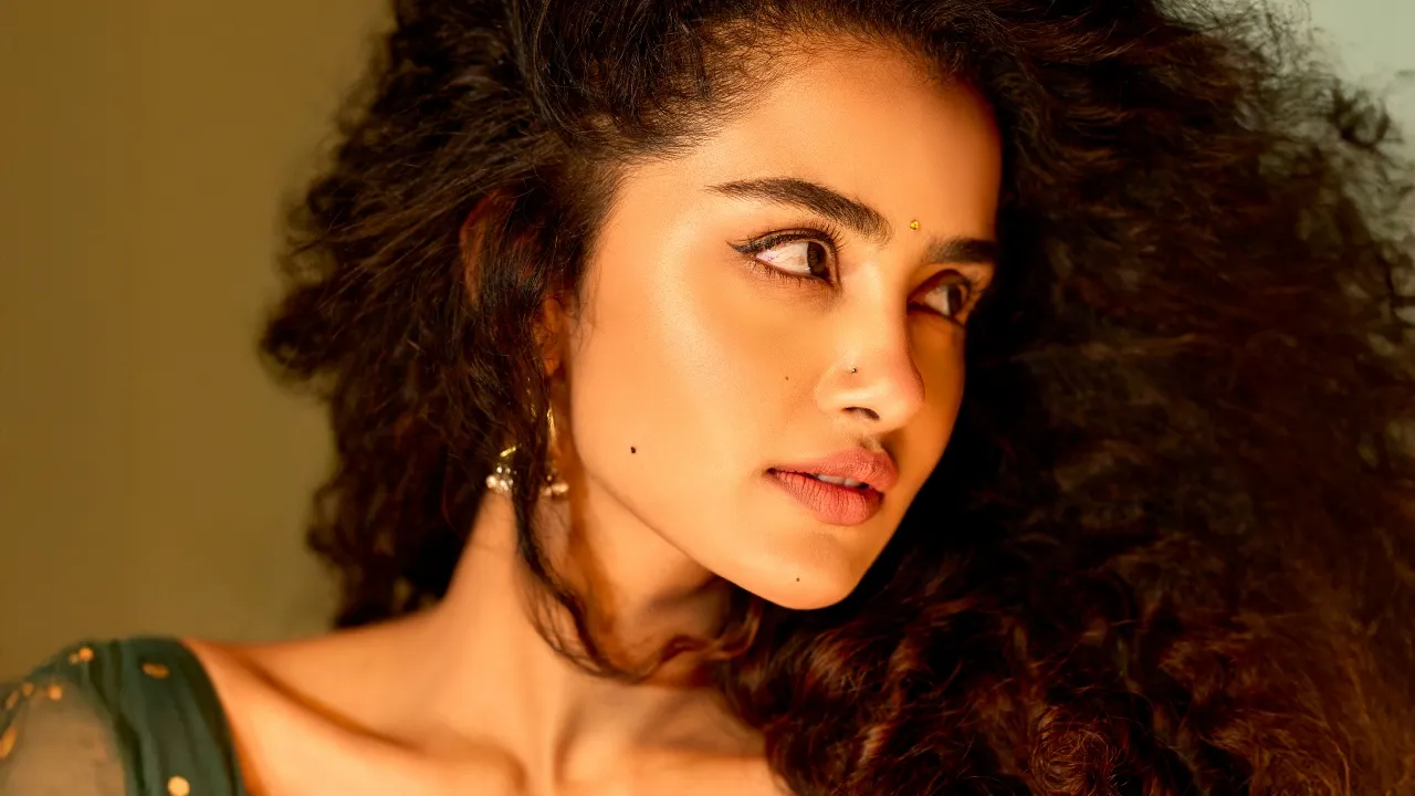 Anupama Parameswaran, Vertical, Portrait, 5K, Indian actress