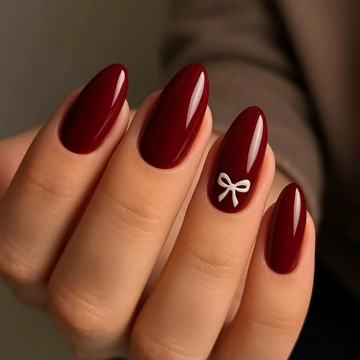 17 Easy Valentine’s Day Nail Ideas