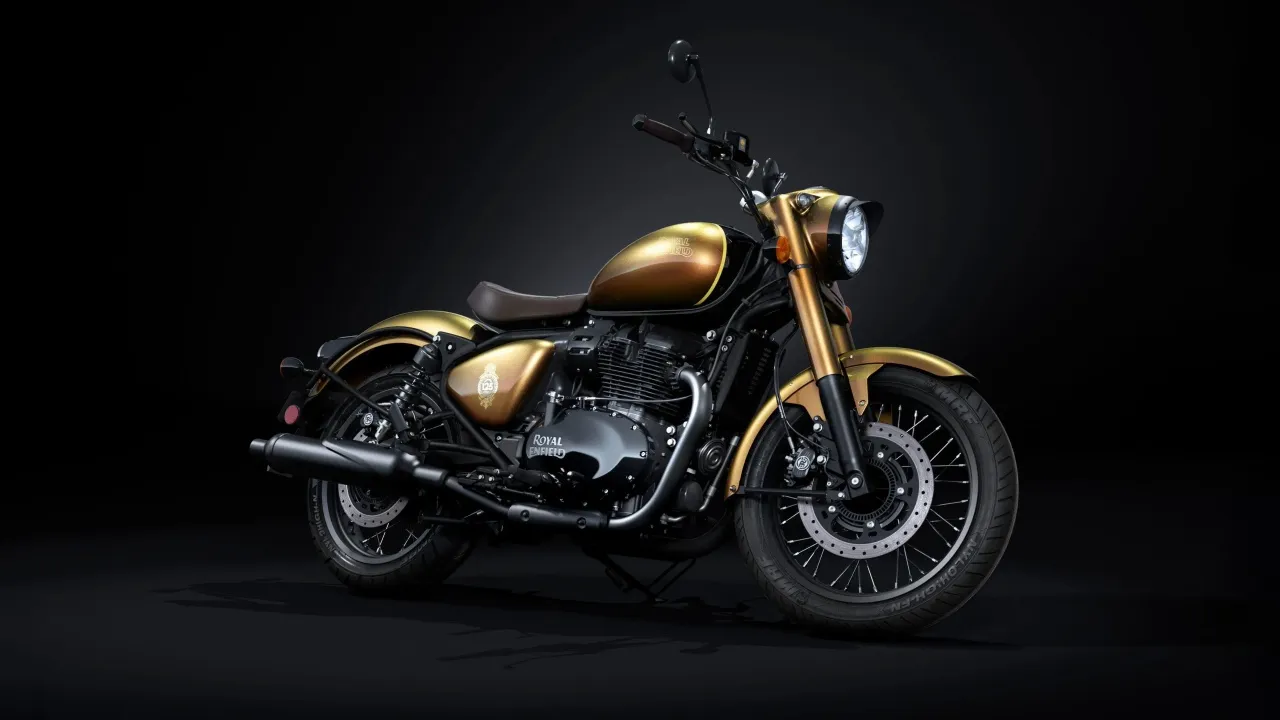 Royal Enfield Classic 650, Anniversary Edition, 2025, EICMA Motorcycle Show, Dark background
