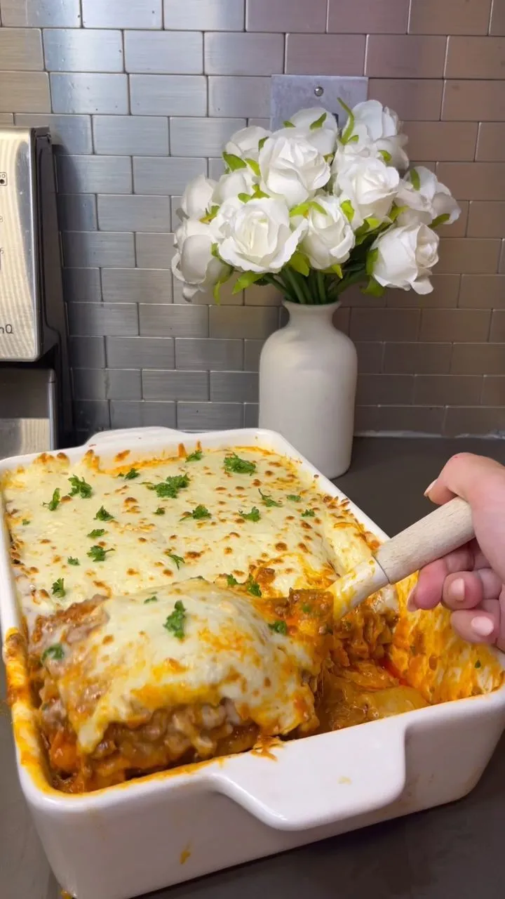 🍝 Layers of Delight: Homemade Lasagna Recipe 🧀