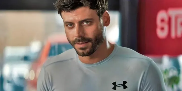 Heated Rivalry: Scott Hunter isn't actually clocking Shane, actor says